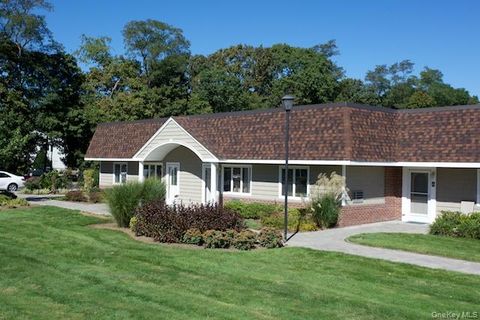 Apartment For Rent - 255 E Main Street #11<br/> Suffolk County, East Islip, NY 11730