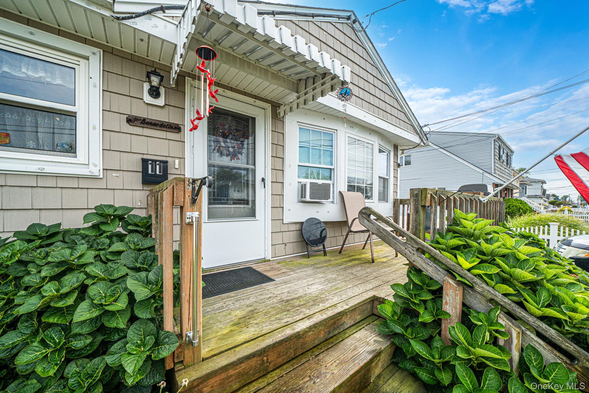 11 E Hollywood Avenue