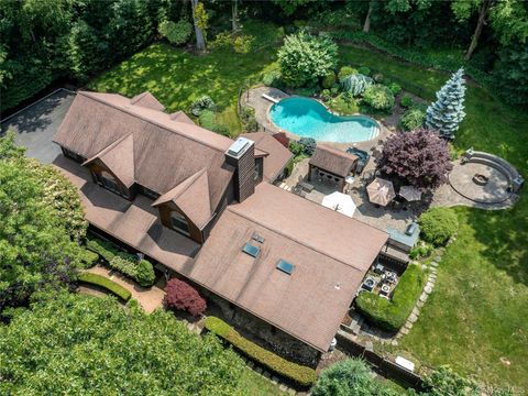 6 Arbutus Road Greenlawn NY 11740