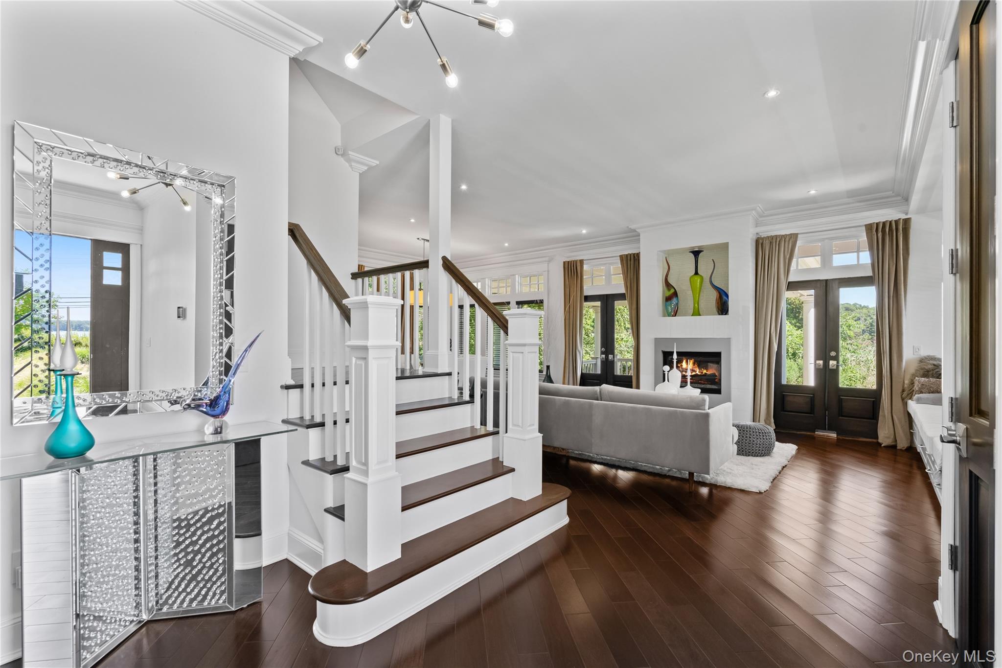 89 Lloyd Harbor Road