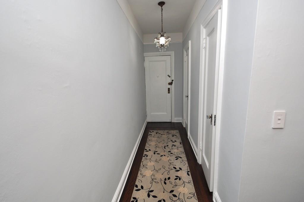 Scarsdale, New York 10583, United States, 1 Bedroom Bedrooms, ,1 BathroomBathrooms,Residential,Pending,129443