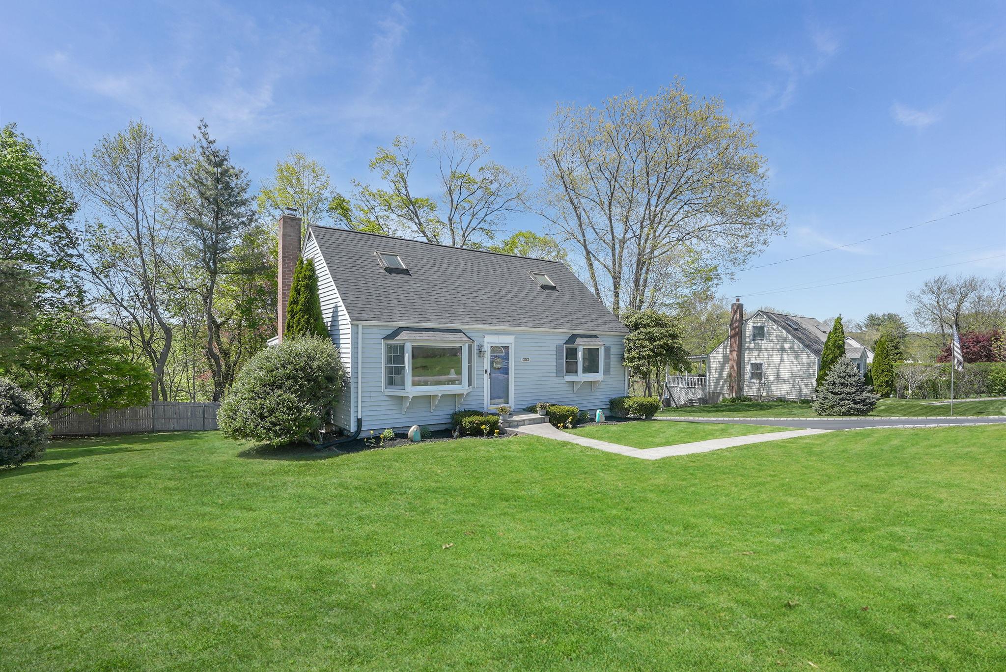 2763 Windmill Drive Drive, Yorktown Heights, New York image 5
