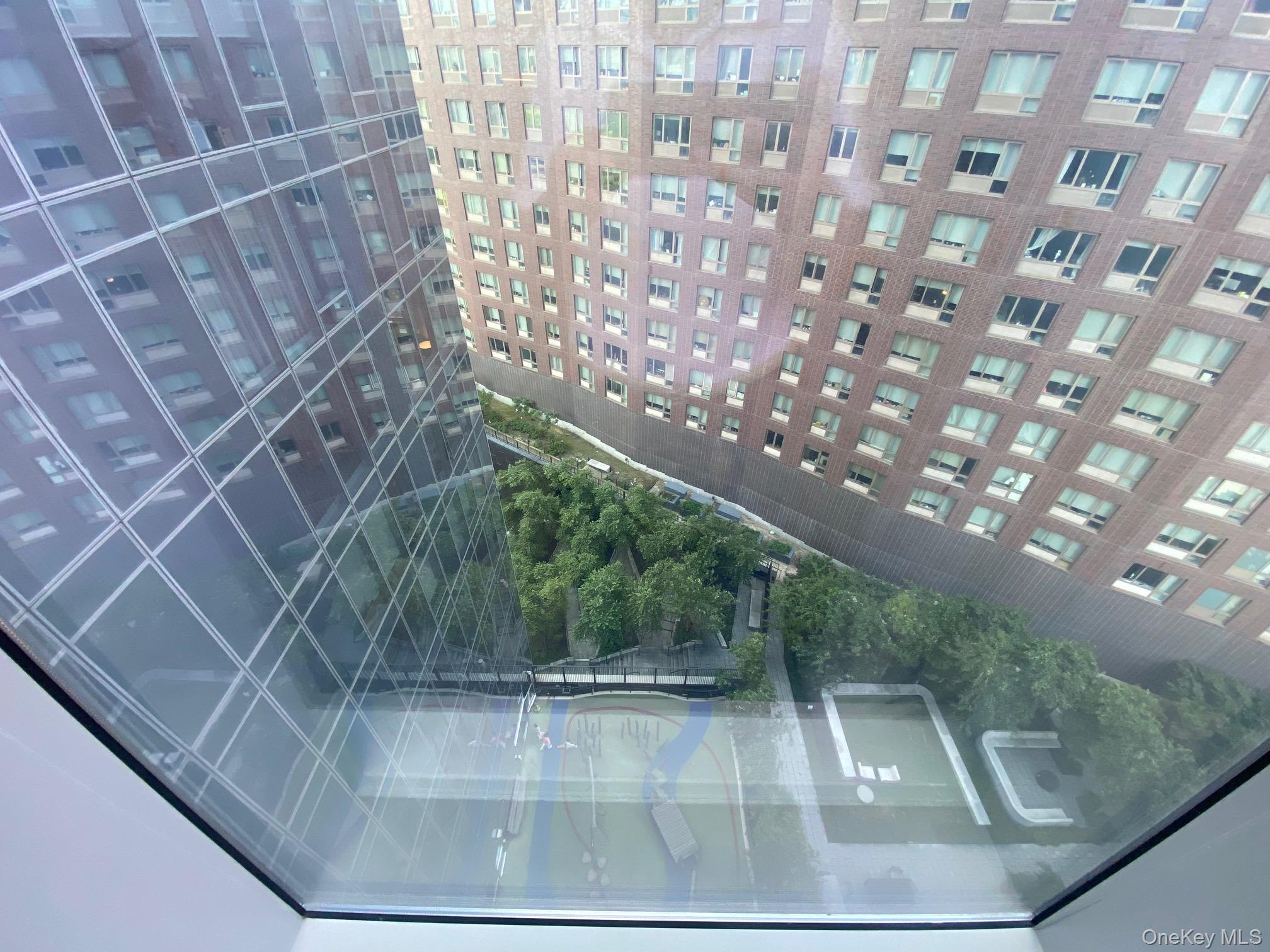 252 South Street 12G