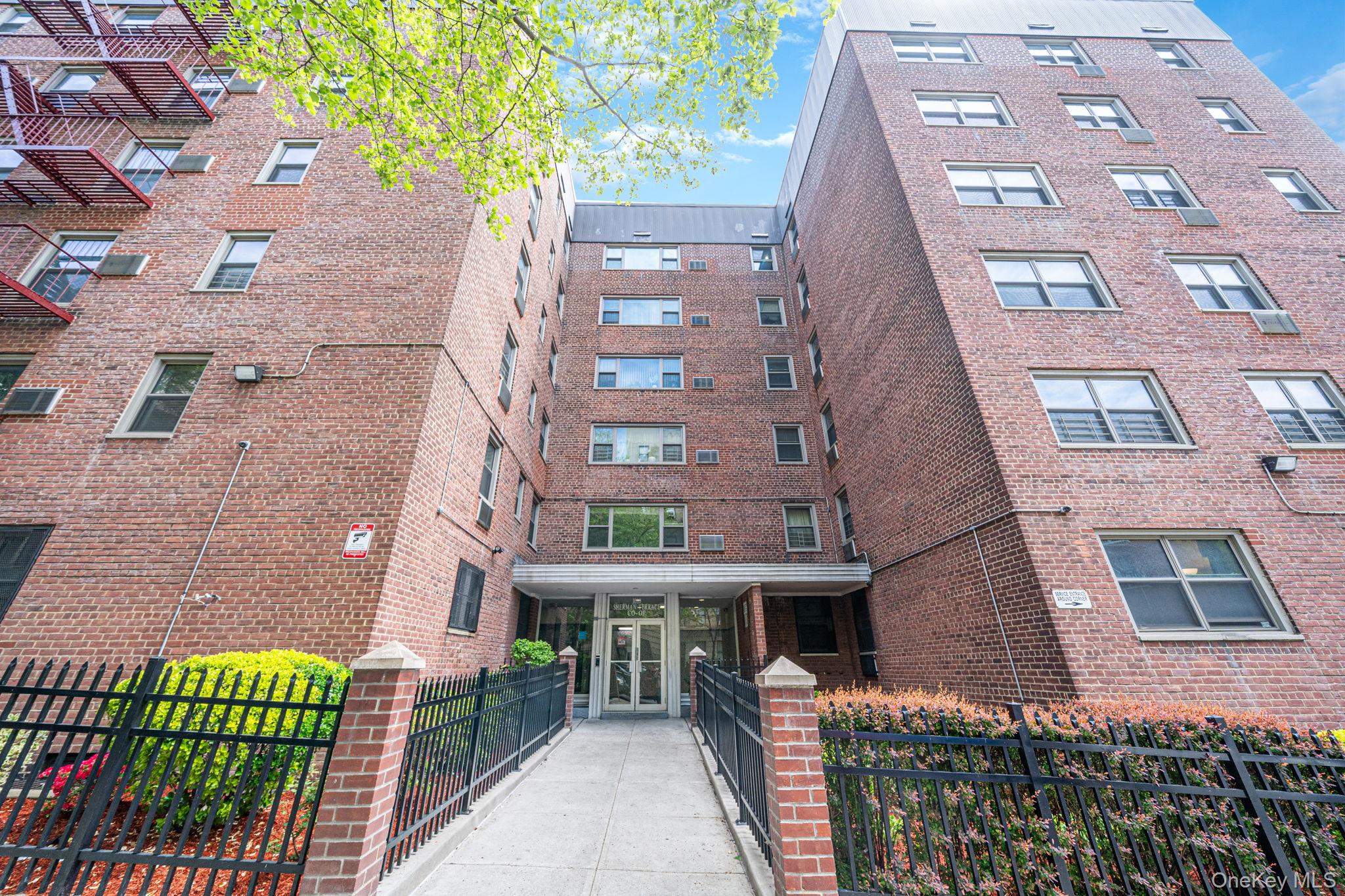 1010 Sherman Avenue 1F - Photo 2