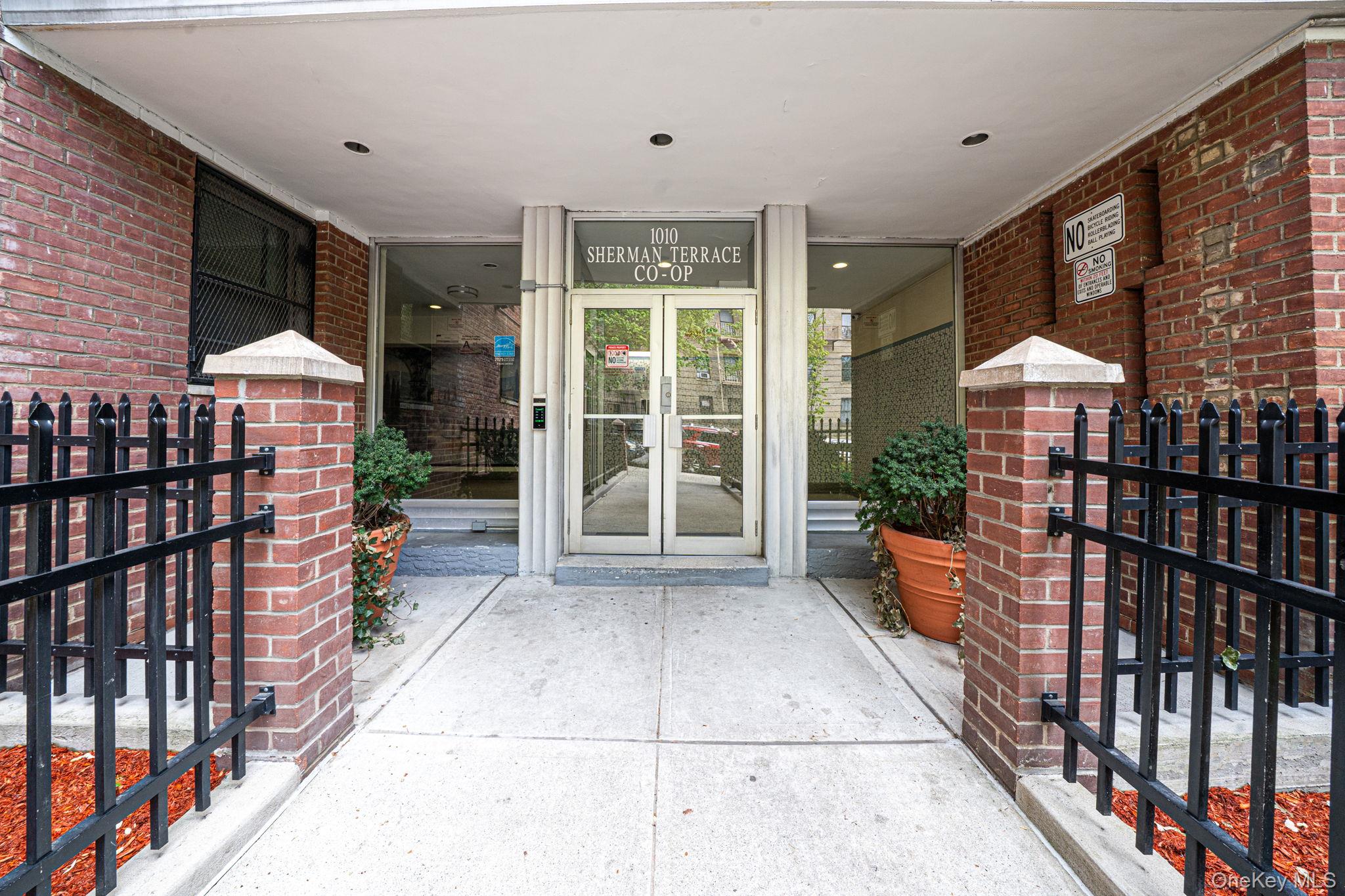 1010 Sherman Avenue 1F - Photo 3