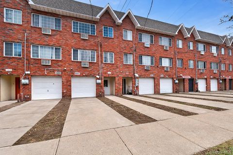 964 Hemlock Street Brooklyn NY 11208