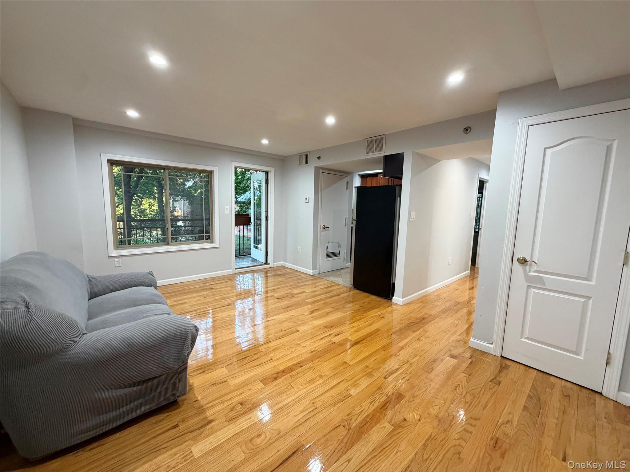 170-12 Highland Avenue 304