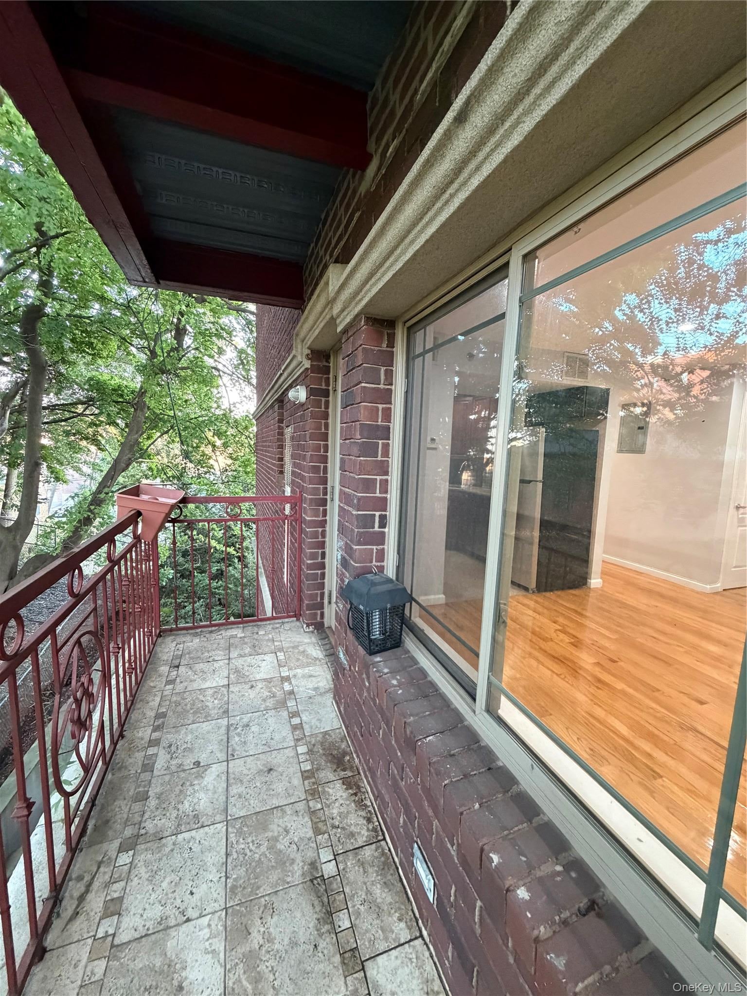 170-12 Highland Avenue 304
