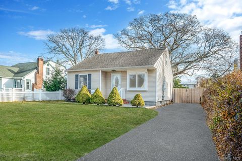 31 Walnut Avenue Patchogue NY 11772
