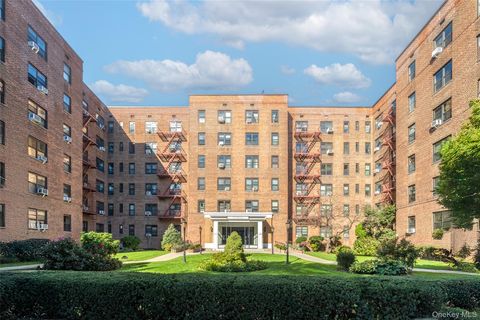 Photo of 100-11 67th Road #205, Forest Hills, NY 11375 (MLS # 922842)