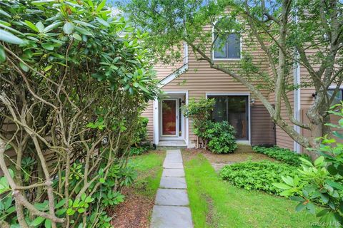 Condo For Rent - 41 Rambling Brook Road<br/> Chappaqua, NY 10514