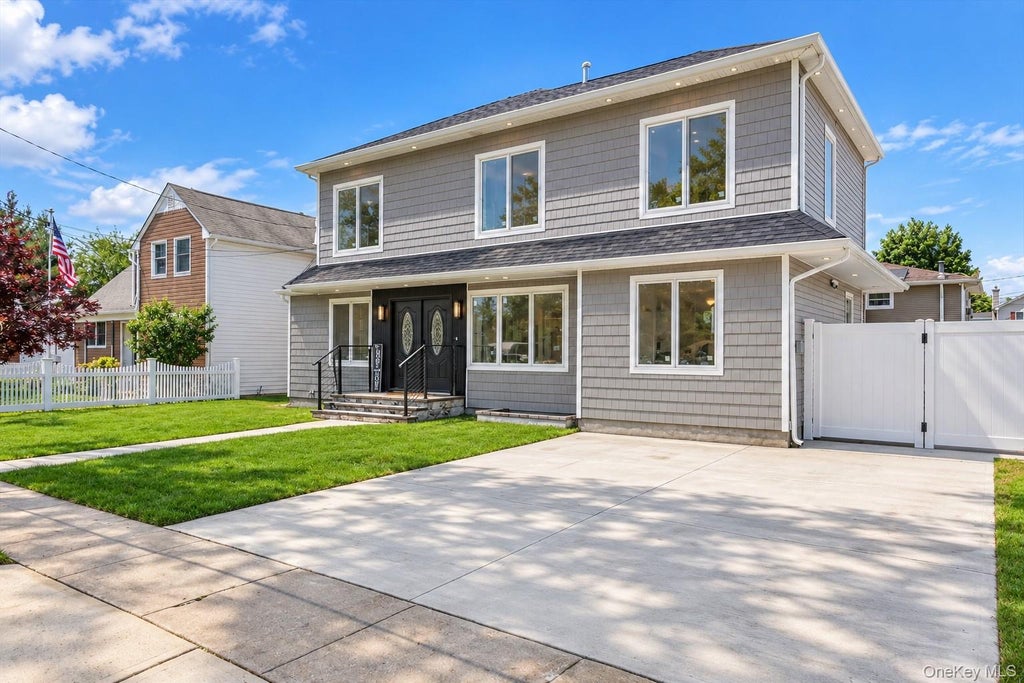 Photo of 22 Miller Circle, Hicksville, NY 11801 (MLS # 1063690)