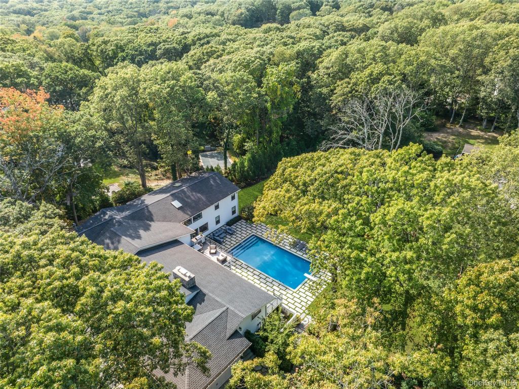 Photo of 4 Treeview Drive, Melville, NY 11747 (MLS # 922676)