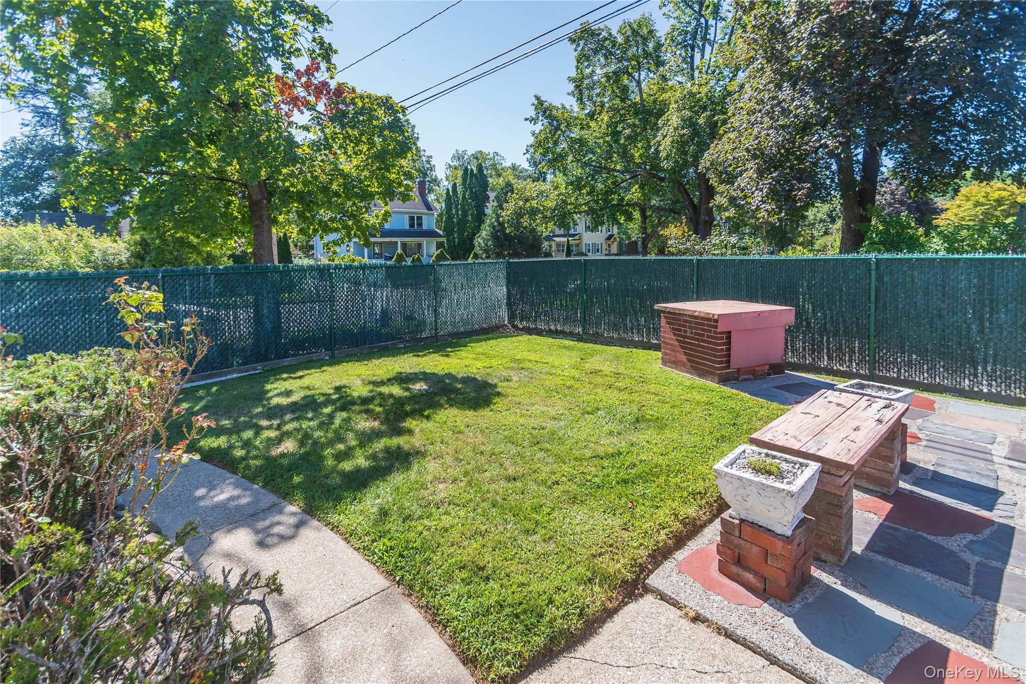 325 Hooker Avenue