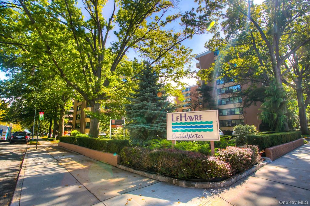 Photo of 7-15 162nd Street #4B, Beechhurst, NY 11357 (MLS # 960289)