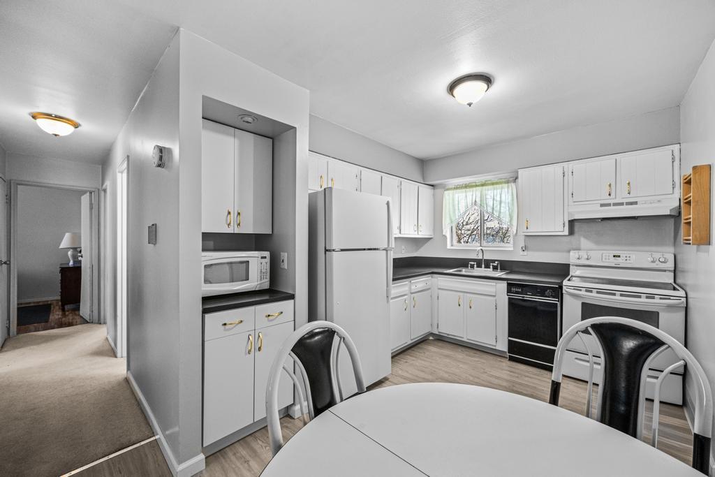 29 Thornwood Drive, Shirley, New York image 12