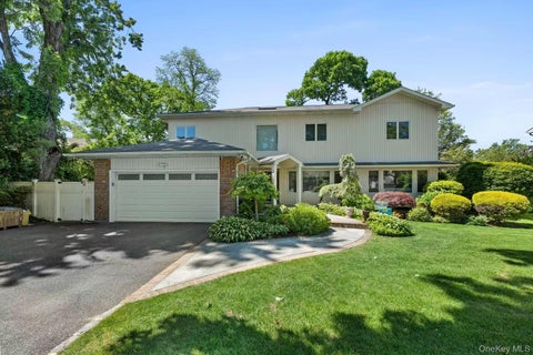 Photo of 24 Holly Lane, Jericho, NY 11753 (MLS # 1008722)