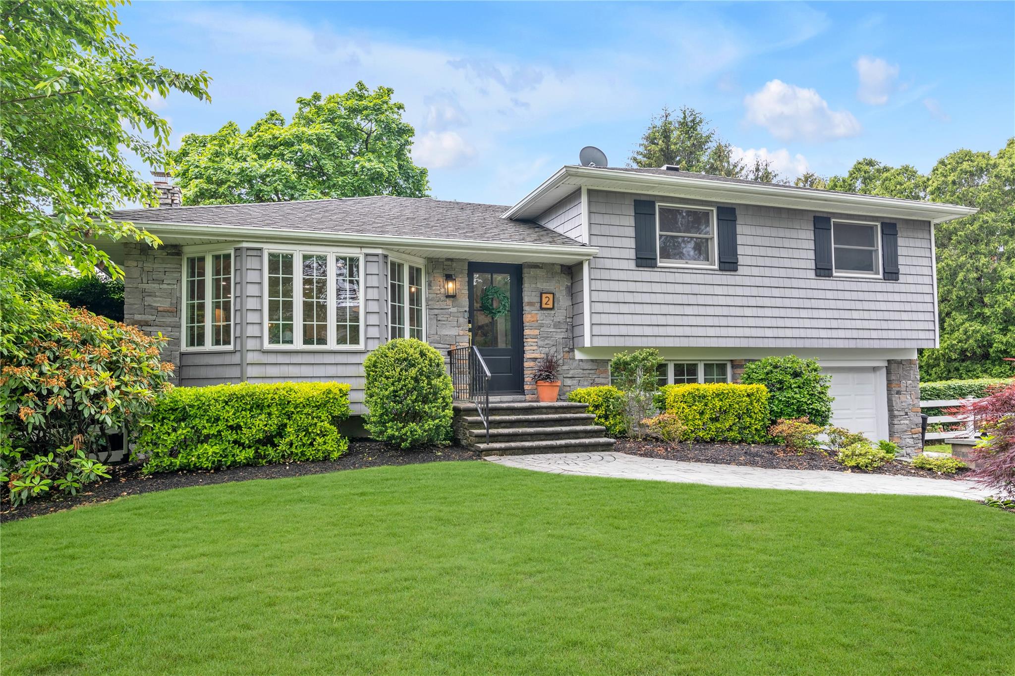 2 Oberlon Drive, Greenlawn, New York image 1
