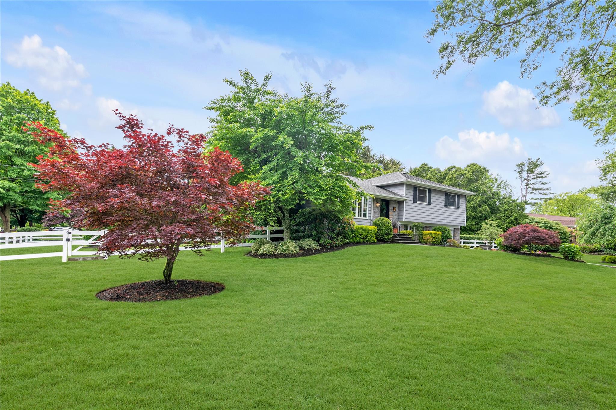2 Oberlon Drive, Greenlawn, New York image 2