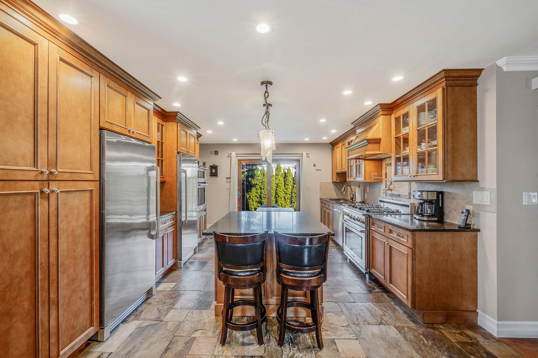 15 Foxcroft Road, Albertson, New York image 6