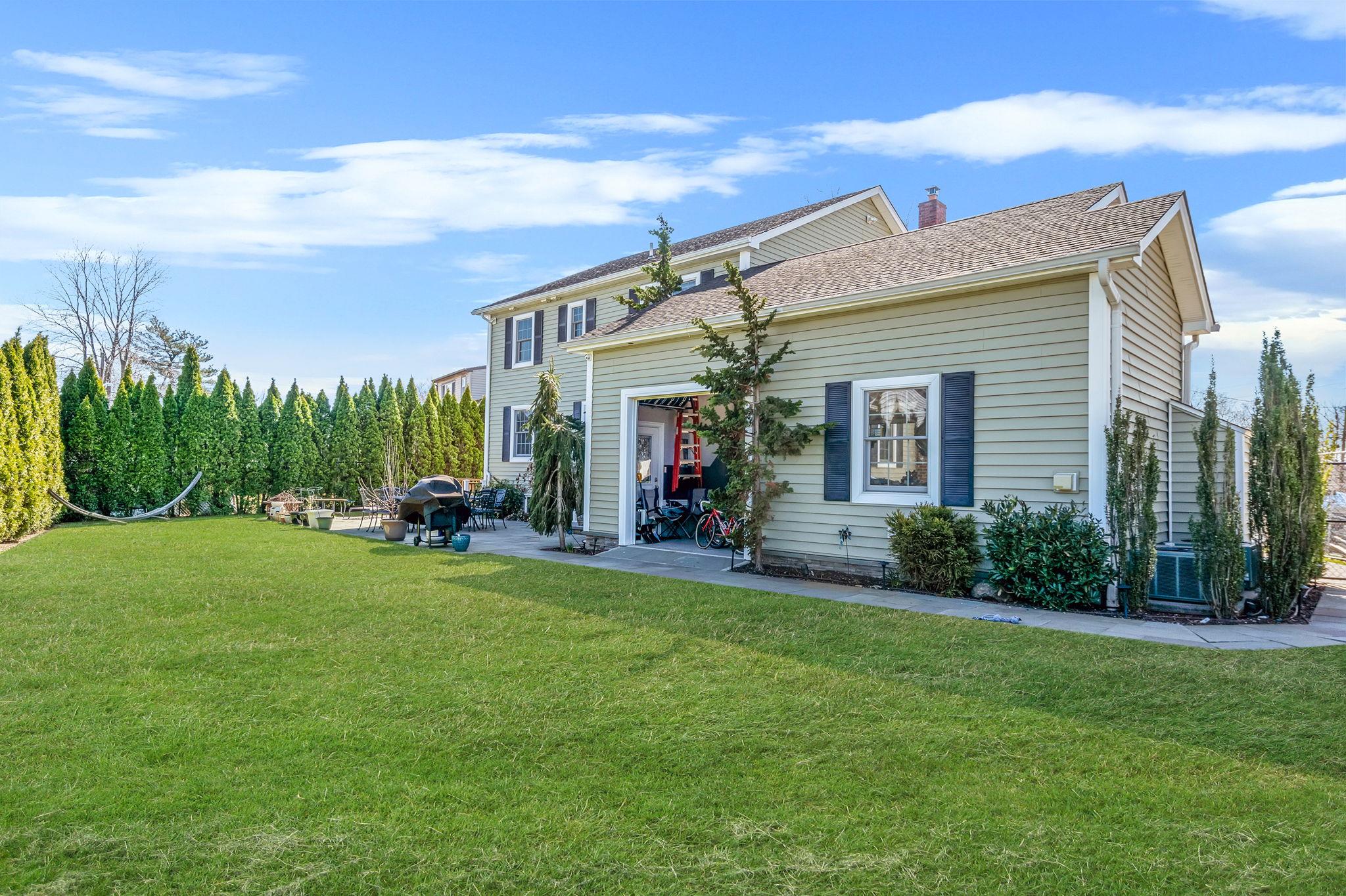 15 Foxcroft Road, Albertson, New York image 32