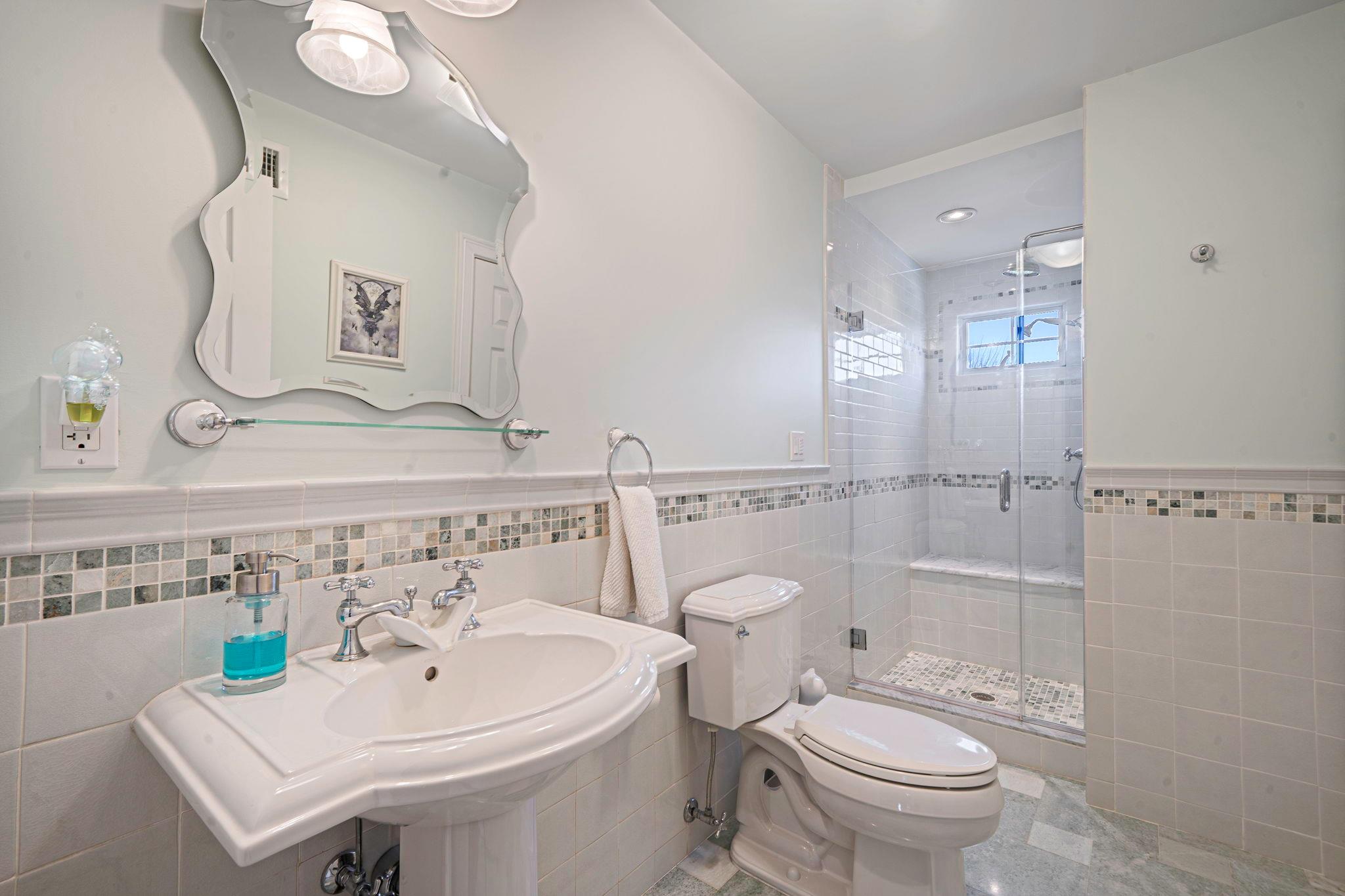 15 Foxcroft Road, Albertson, New York image 13