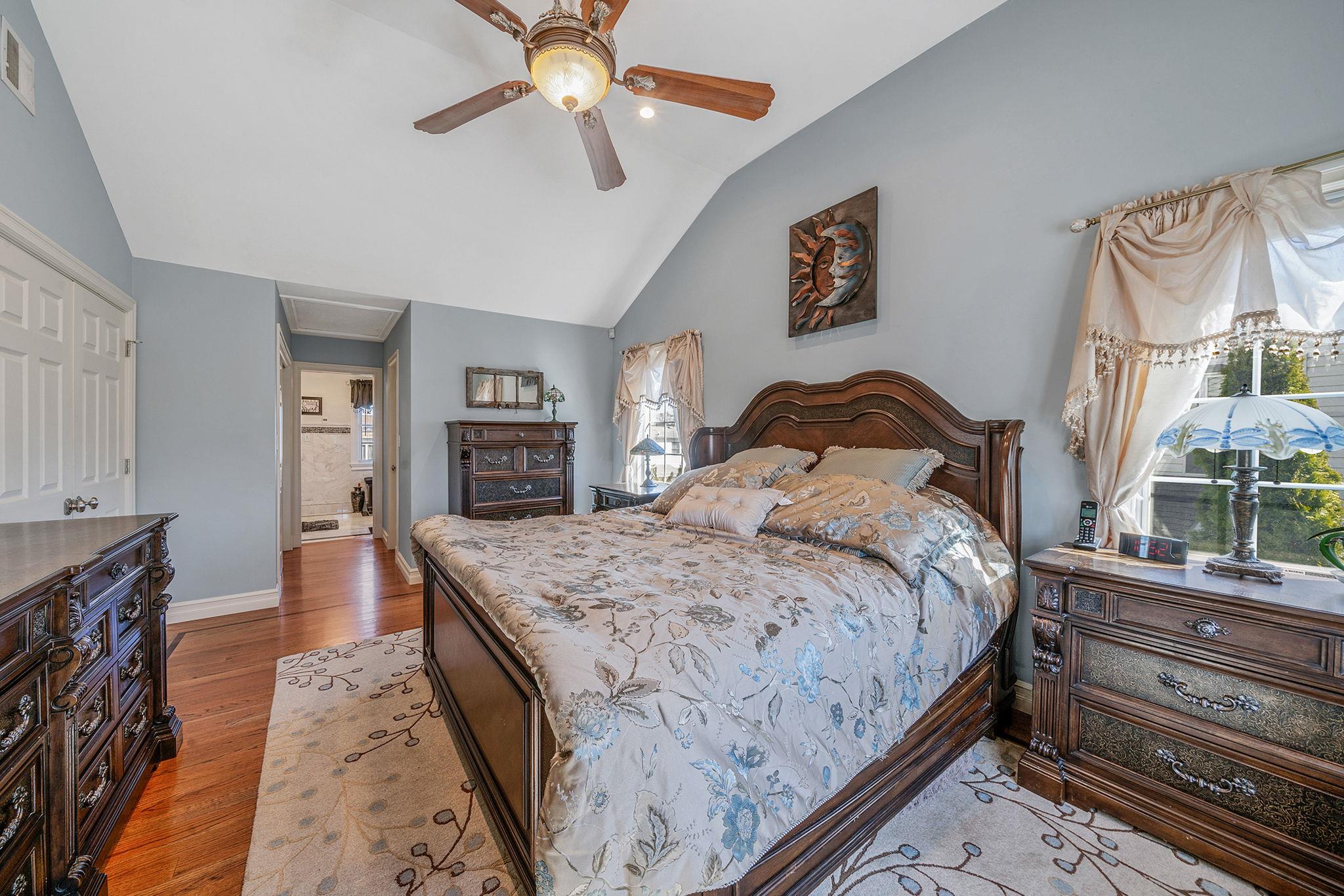 15 Foxcroft Road, Albertson, New York image 17