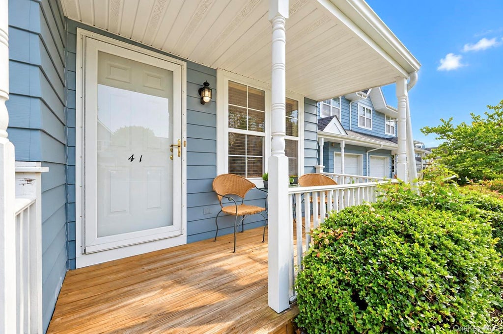Photo of 41 Maple Wing Drive, Central Islip, NY 11722 (MLS # 1061161)
