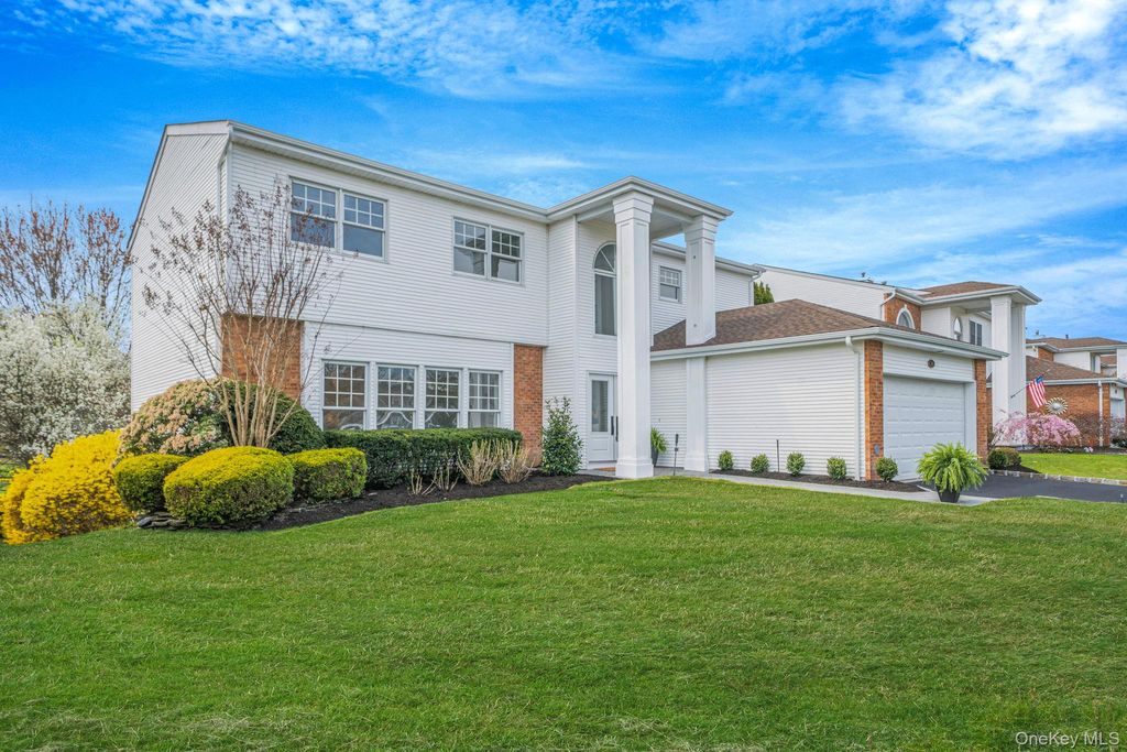 Photo of 106 Fairway View Drive #106, Commack, NY 11725 (MLS # 974944)