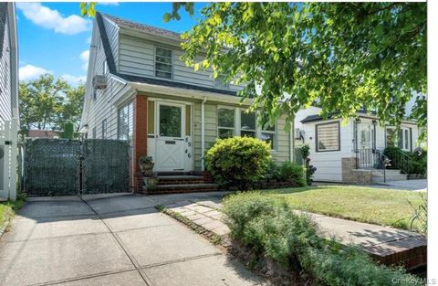 8946 215th Place Queens Village NY 11427