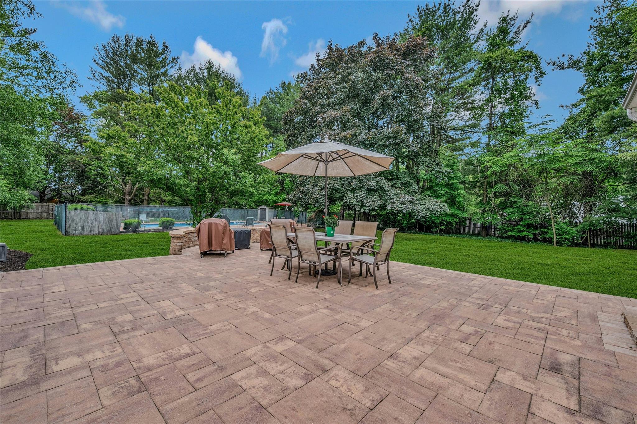 22 Peachtree Lane, Mount Sinai, New York image 23