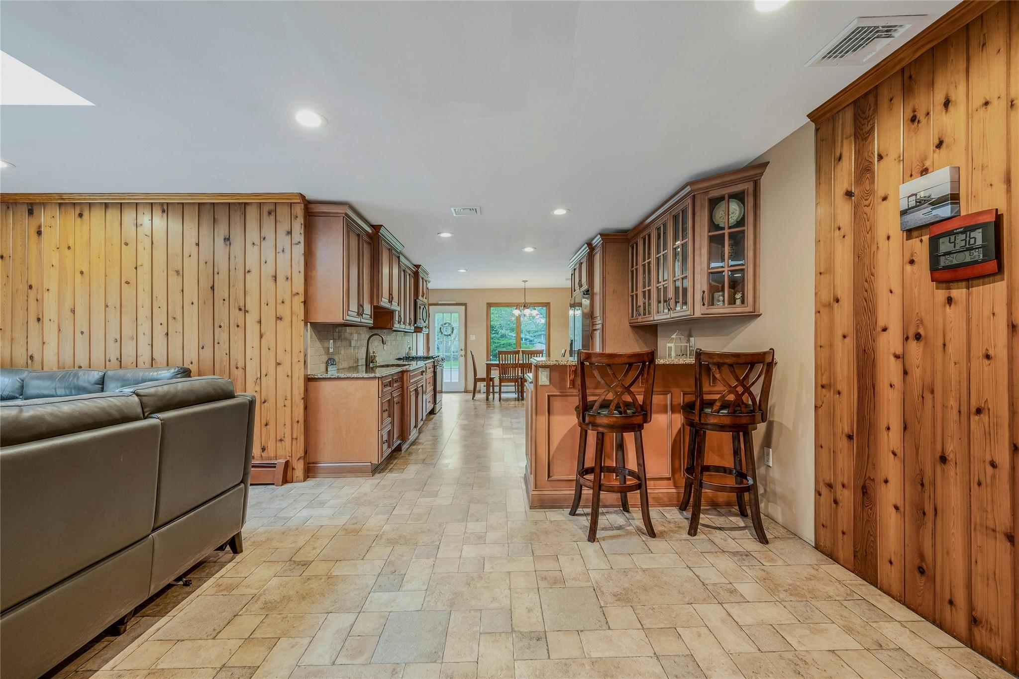 22 Peachtree Lane, Mount Sinai, New York image 11