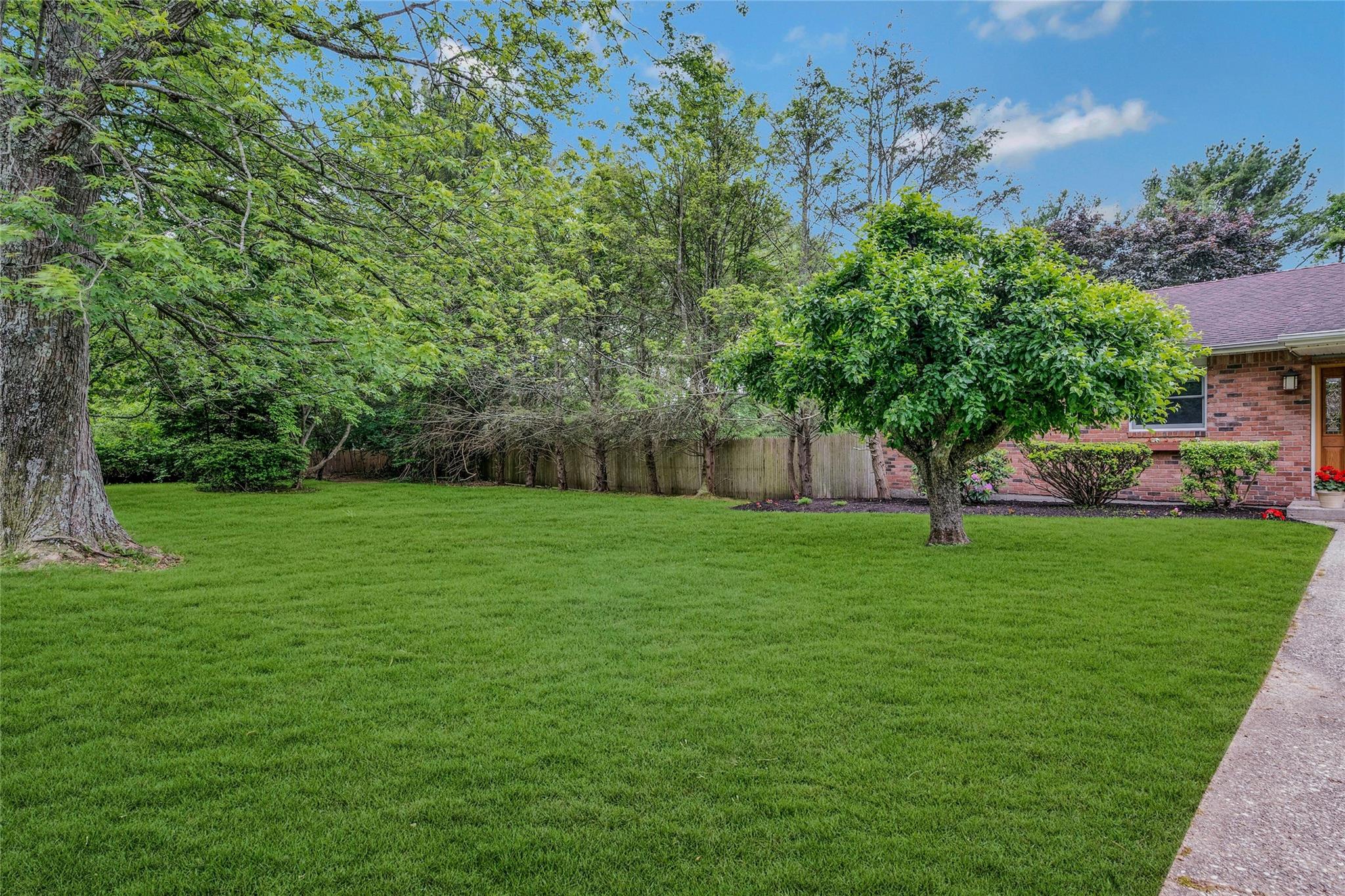 22 Peachtree Lane, Mount Sinai, New York image 38