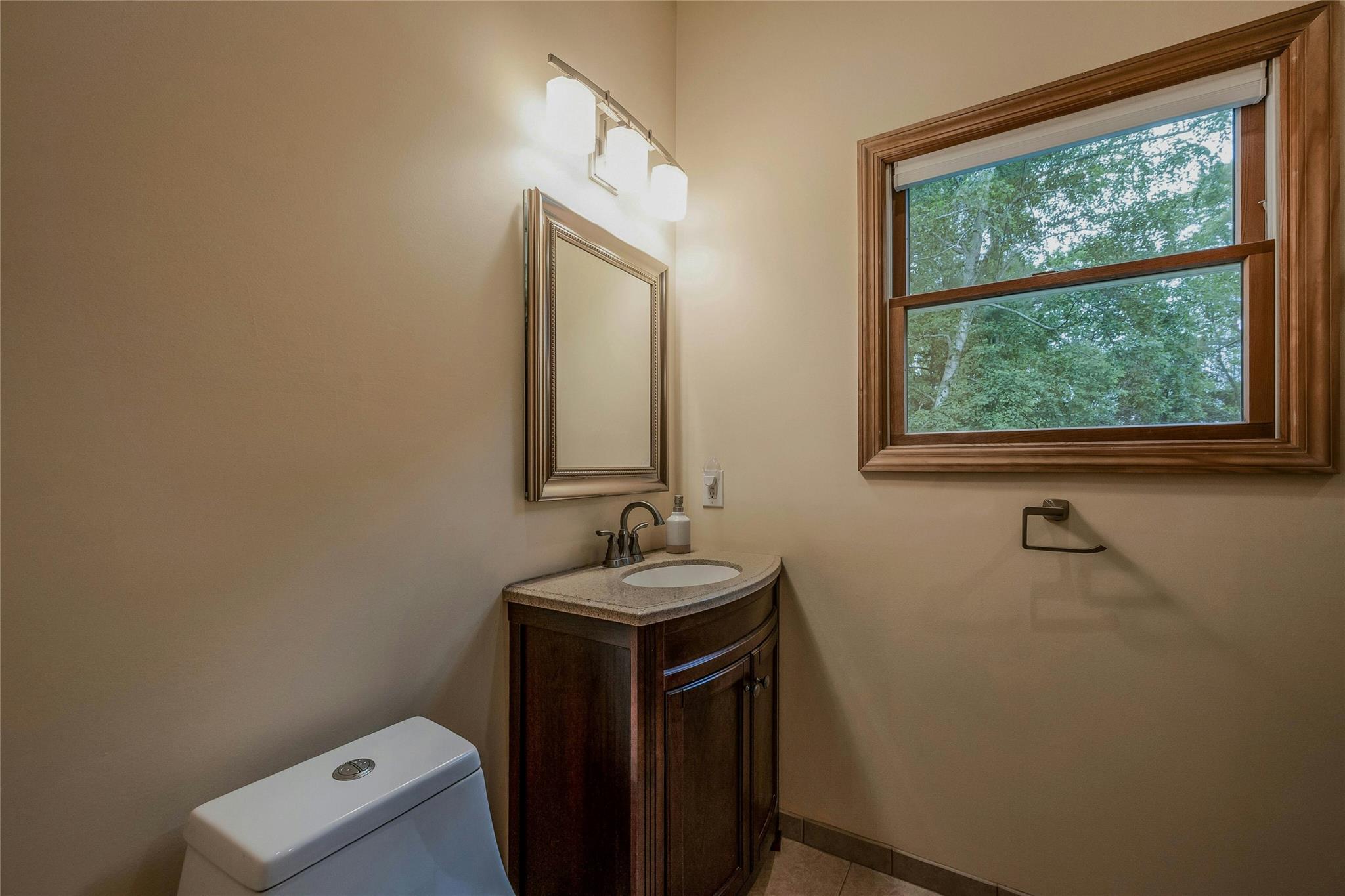 22 Peachtree Lane, Mount Sinai, New York image 16