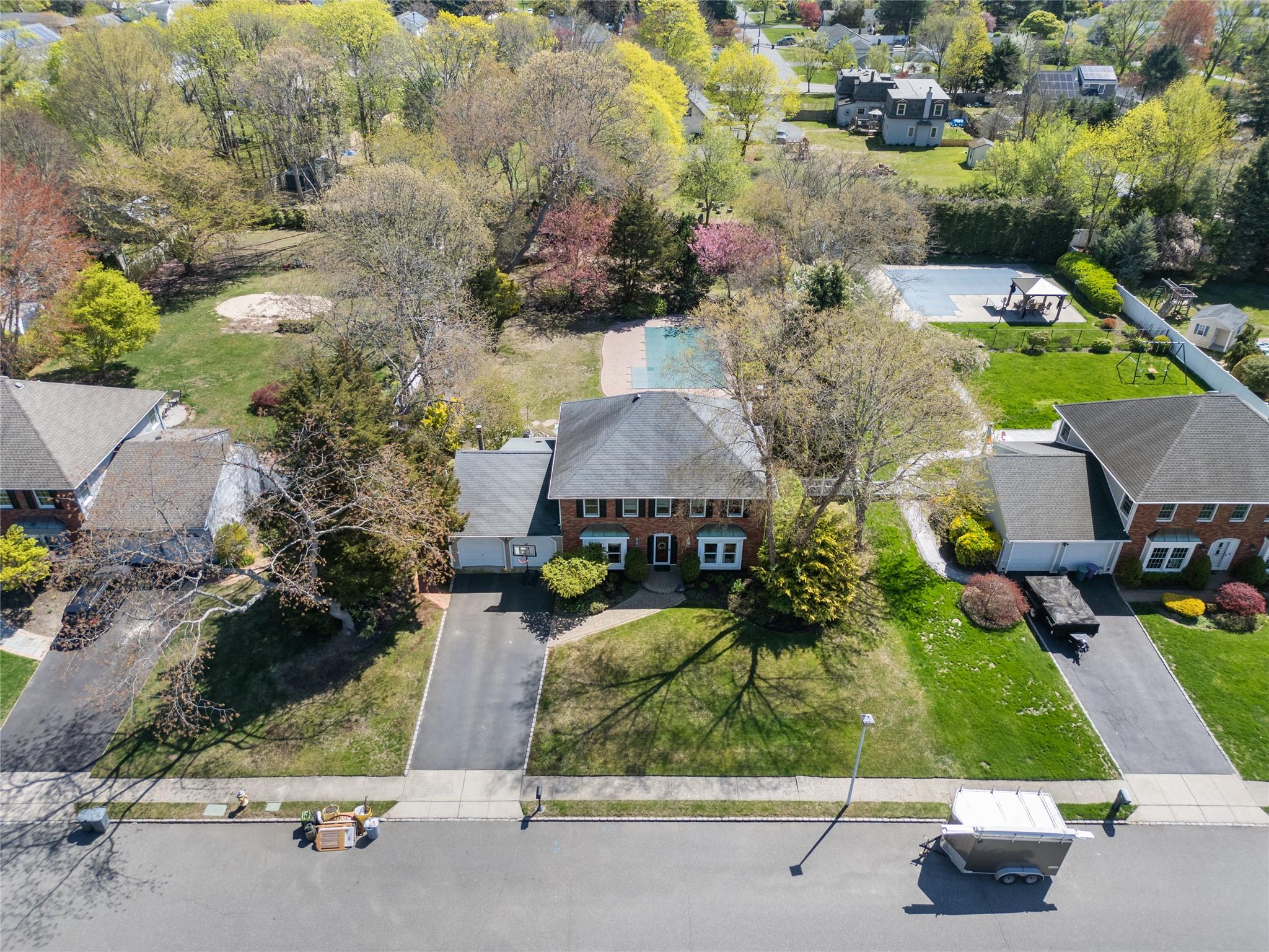 11 Timber Ridge Court, Sayville, New York image 3