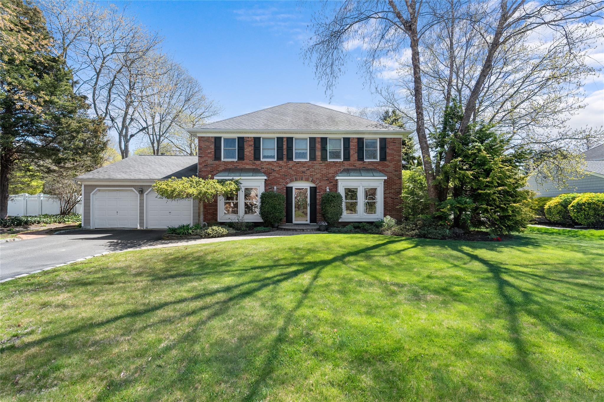 11 Timber Ridge Court, Sayville, New York image 1