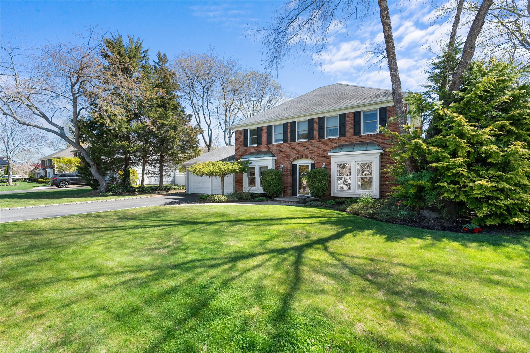 11 Timber Ridge Court, Sayville, New York image 2