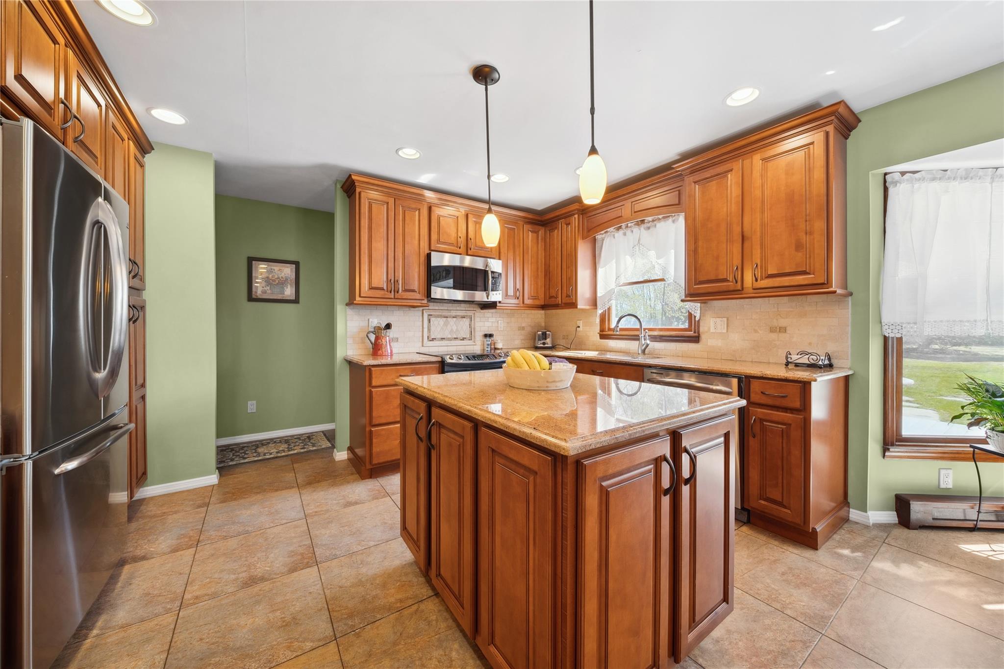 11 Timber Ridge Court, Sayville, New York image 17