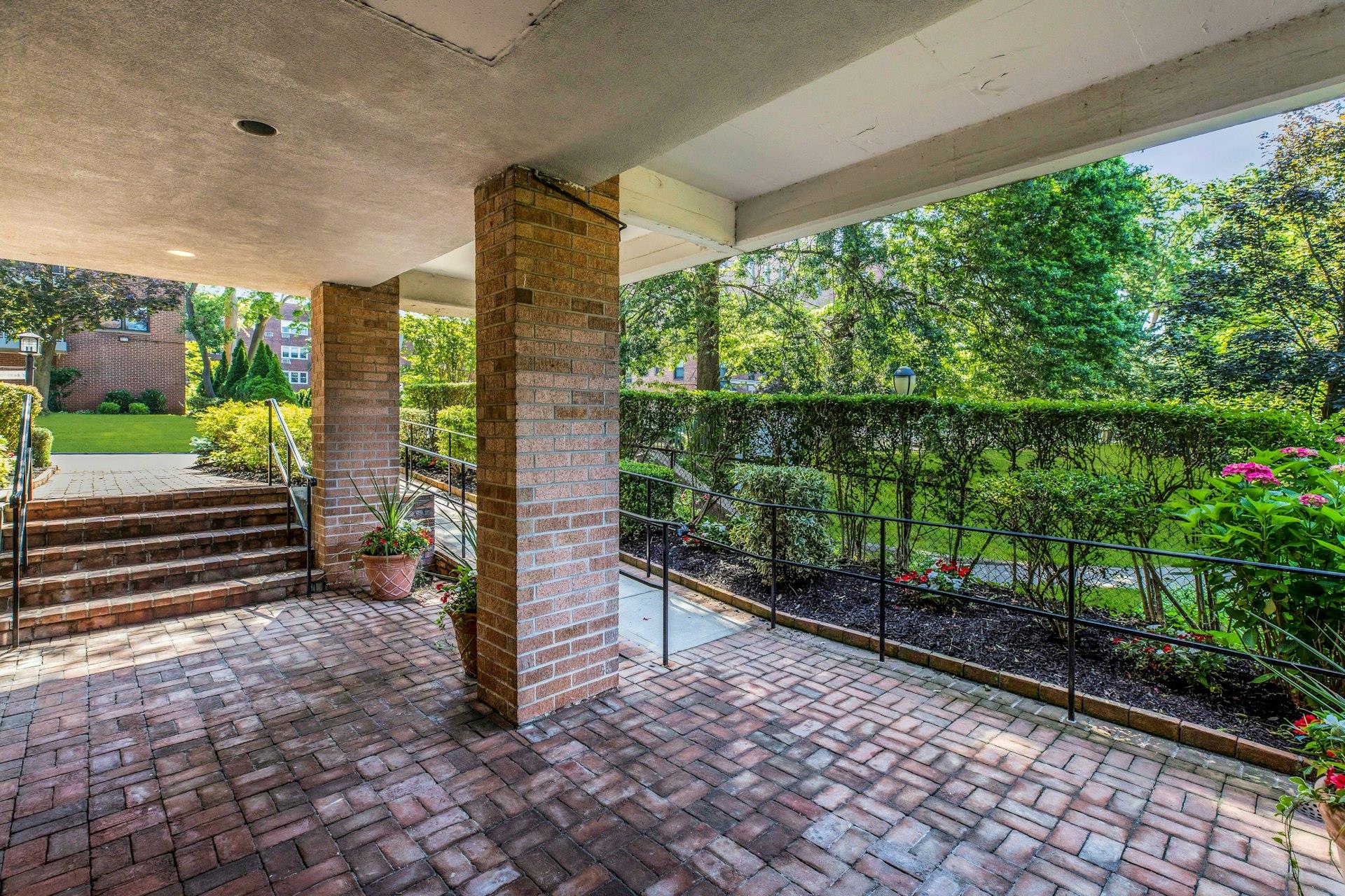 30 Barstow Road N 3C