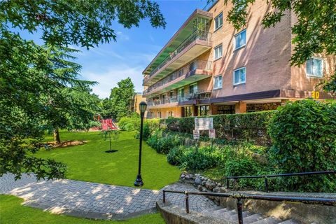 30 Barstow Road N 3C Great Neck NY 11021