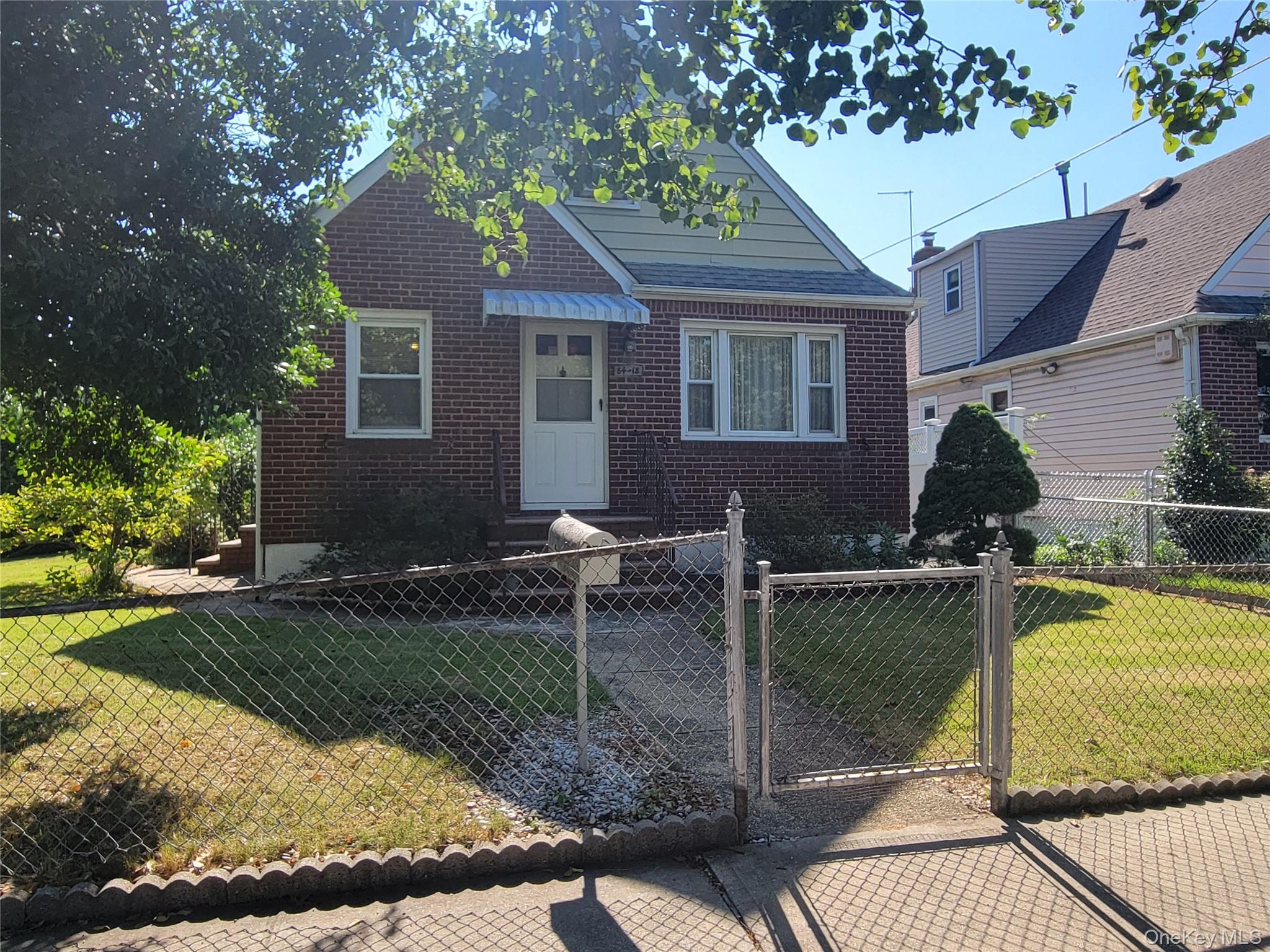 84-18 Commonwealth Boulevard - Photo 2