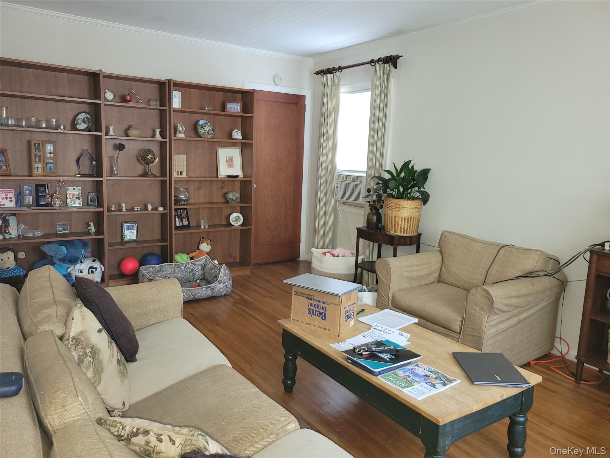 84-18 Commonwealth Boulevard - Photo 3
