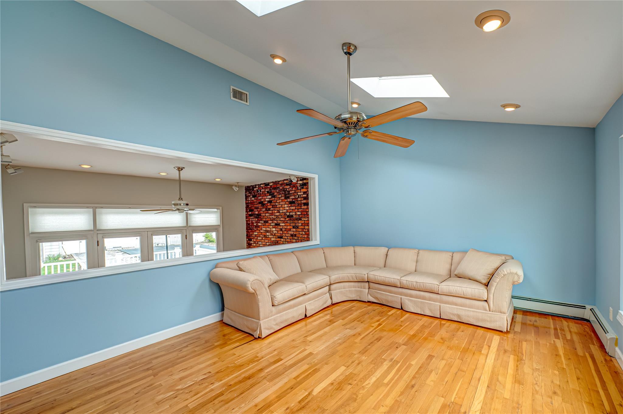 11 Dartmouth Drive, Deer Park, New York image 9