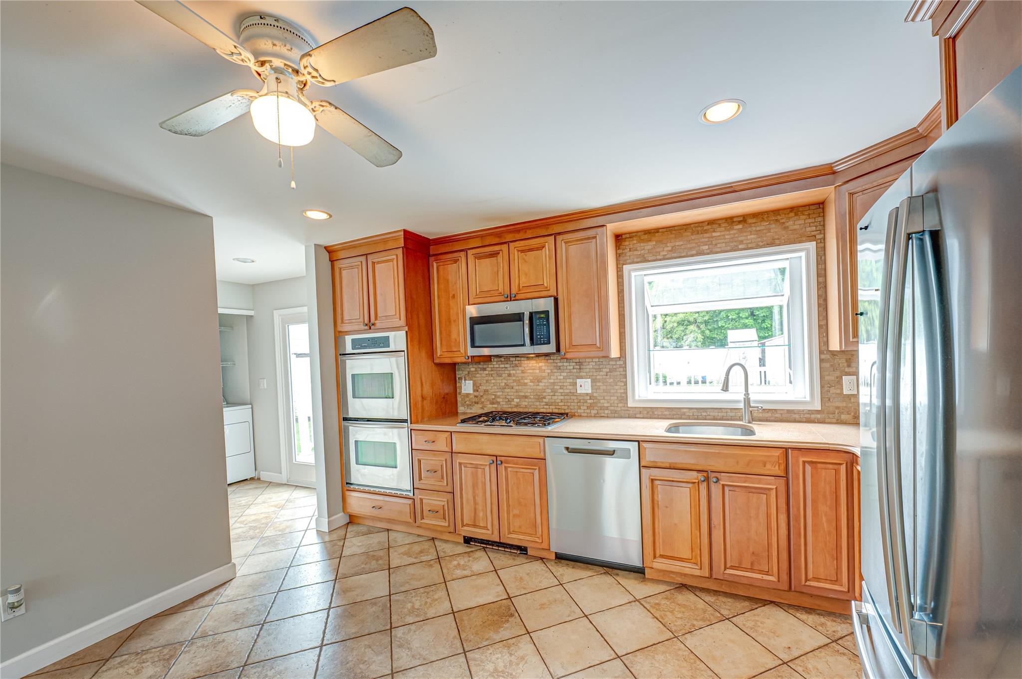 11 Dartmouth Drive, Deer Park, New York image 3