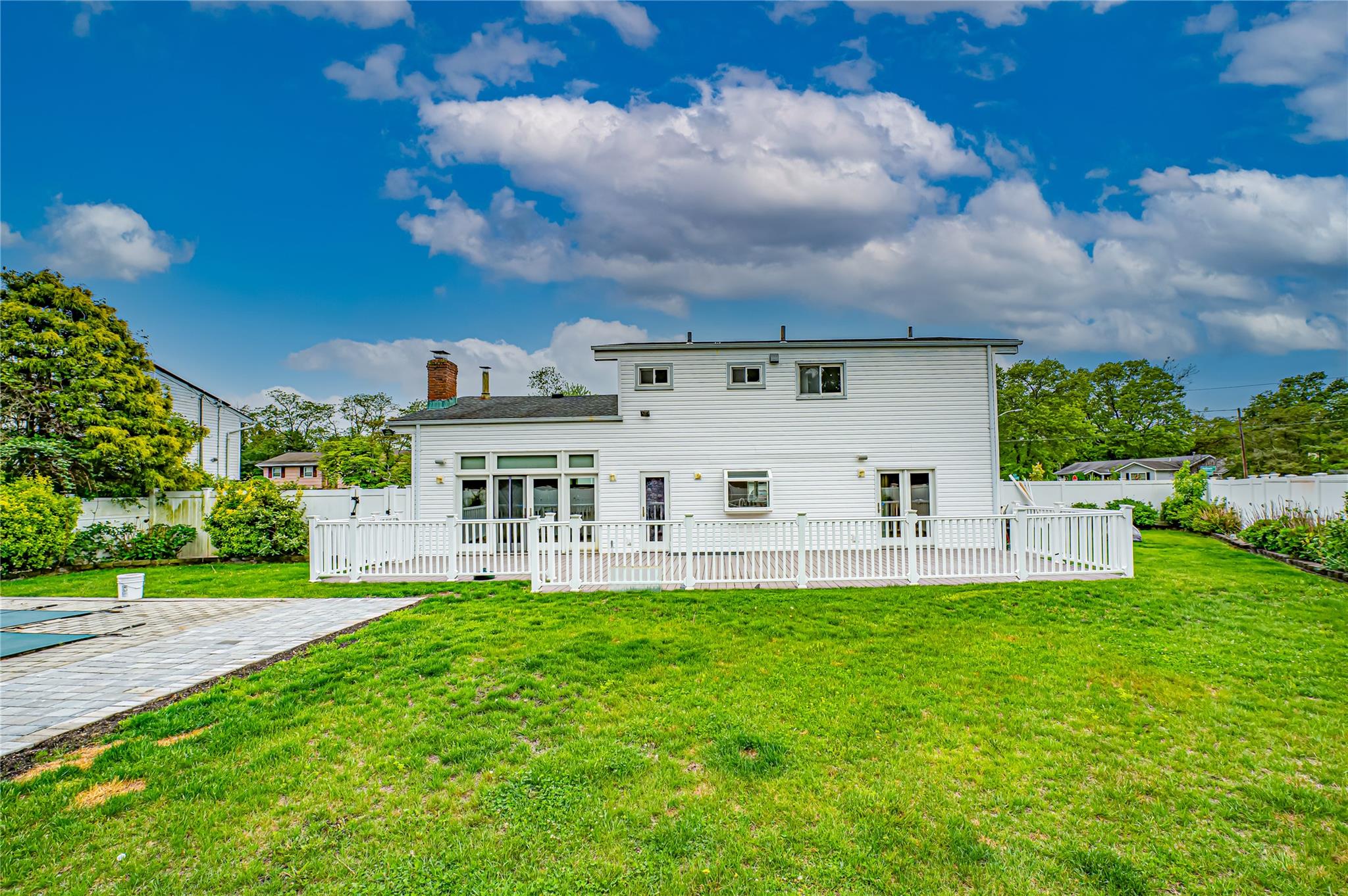 11 Dartmouth Drive, Deer Park, New York image 20