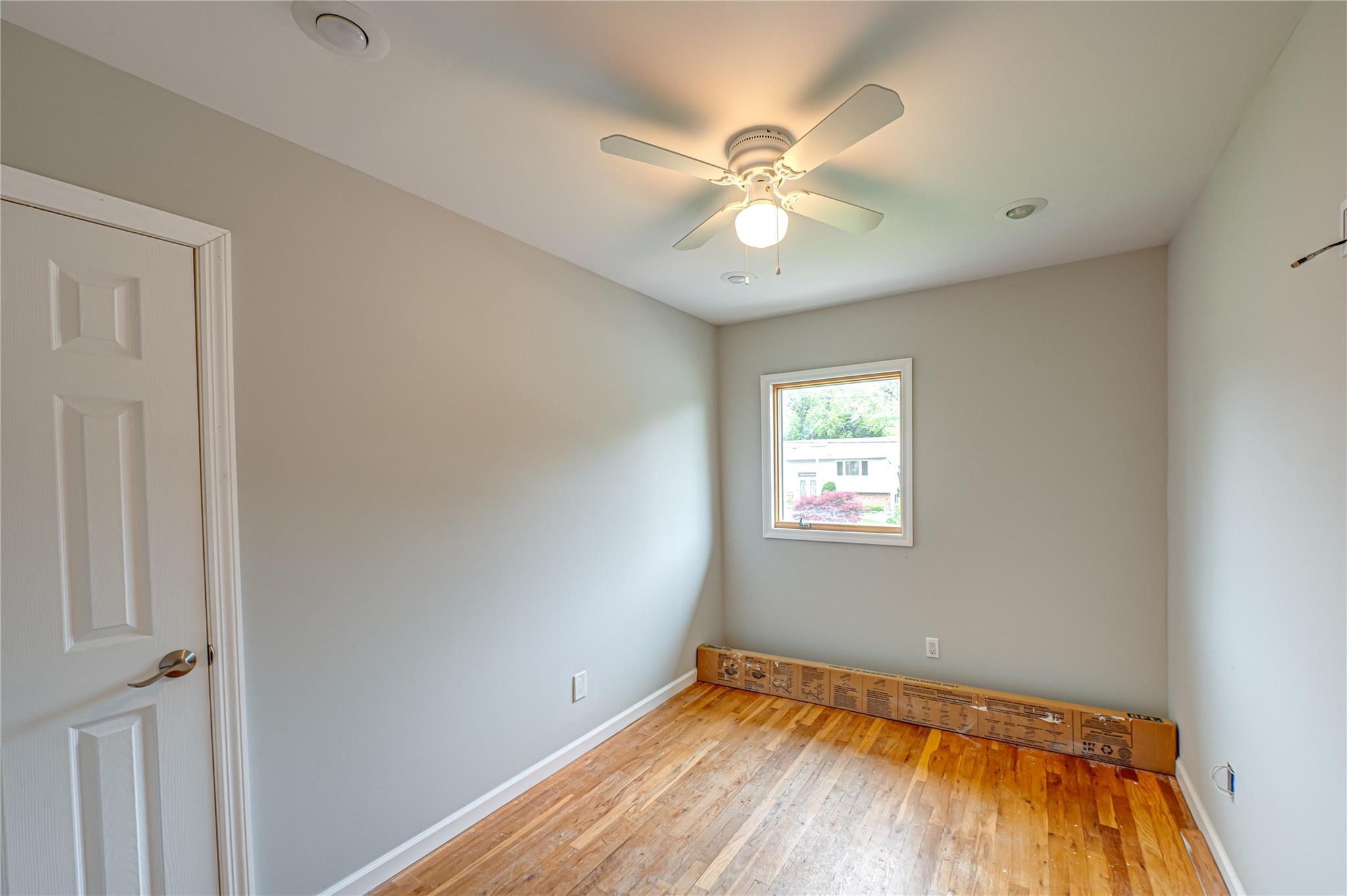 11 Dartmouth Drive, Deer Park, New York image 16