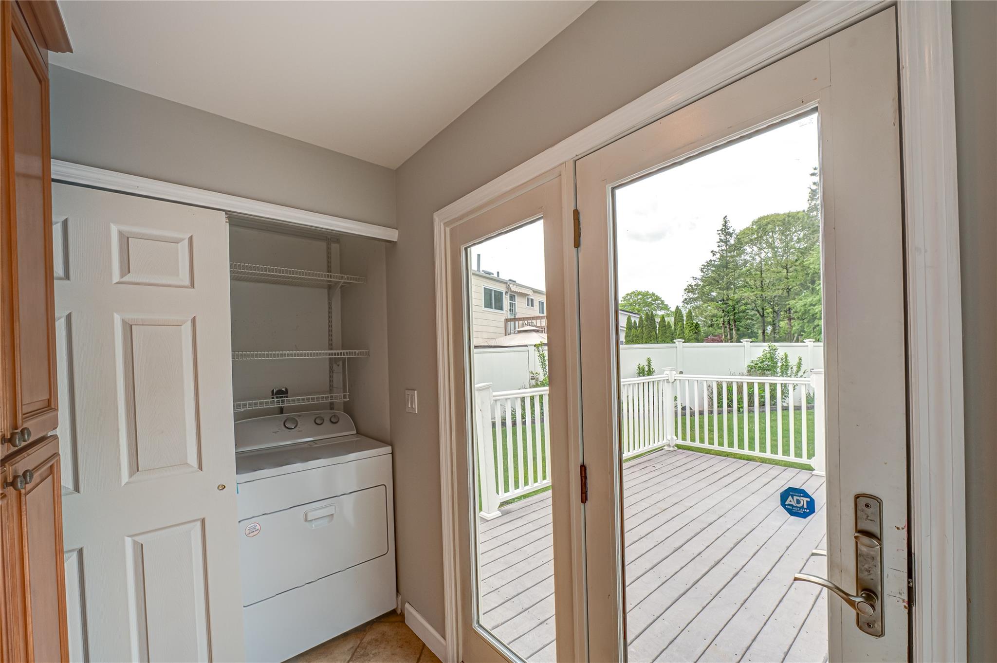 11 Dartmouth Drive, Deer Park, New York image 18