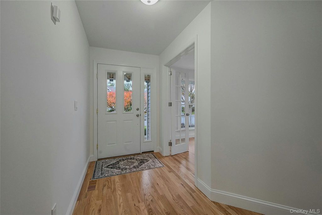 Photo of 98 Scenic Lake Drive, Riverhead, NY 11901 (MLS # 943196)