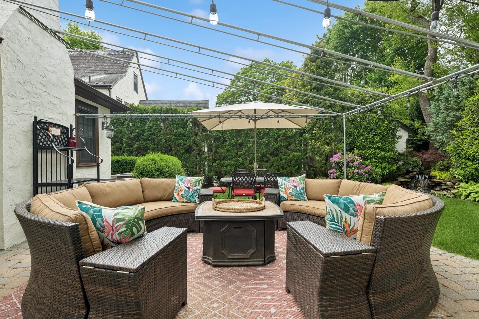 110 Lee Road, Garden City, New York image 38
