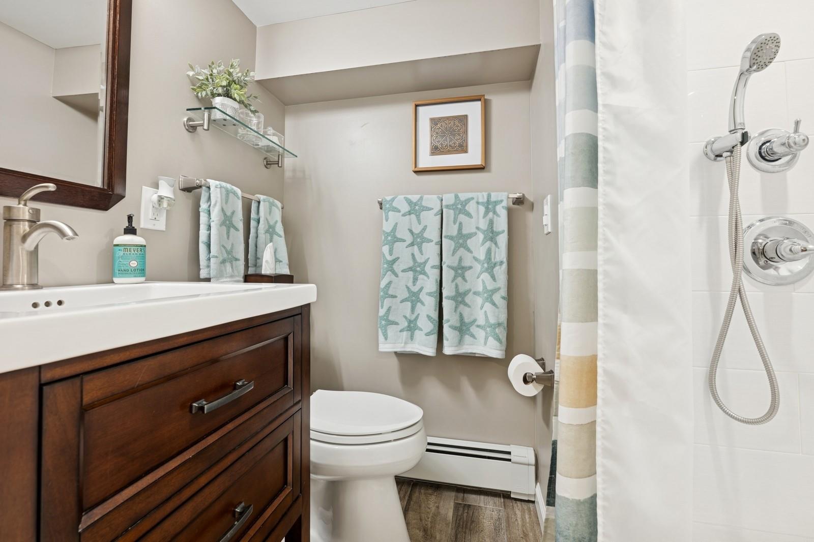 110 Lee Road, Garden City, New York image 35